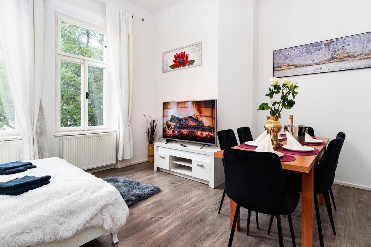 Emperors Elegance Suite Prag Exteriör bild