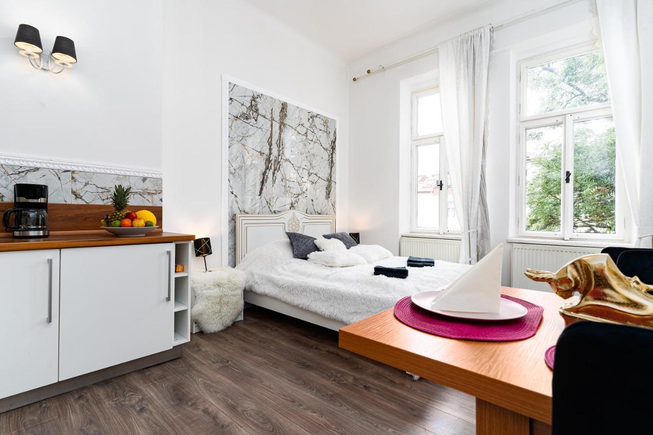 Emperors Elegance Suite Prag Exteriör bild